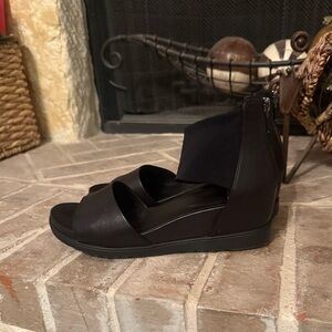Eileen Fisher Vibe Sandal